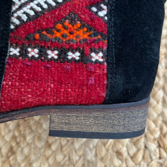 Anthropologie New Pull on Howsty Kilim & Suede Western Style all day knee boots - Picture 5 of 10